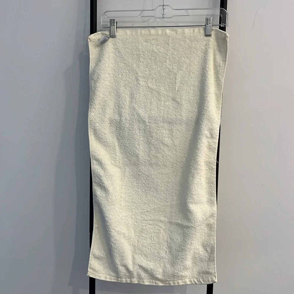 Laura Ashley for Avanti Linens Cream Bath Handles Towel